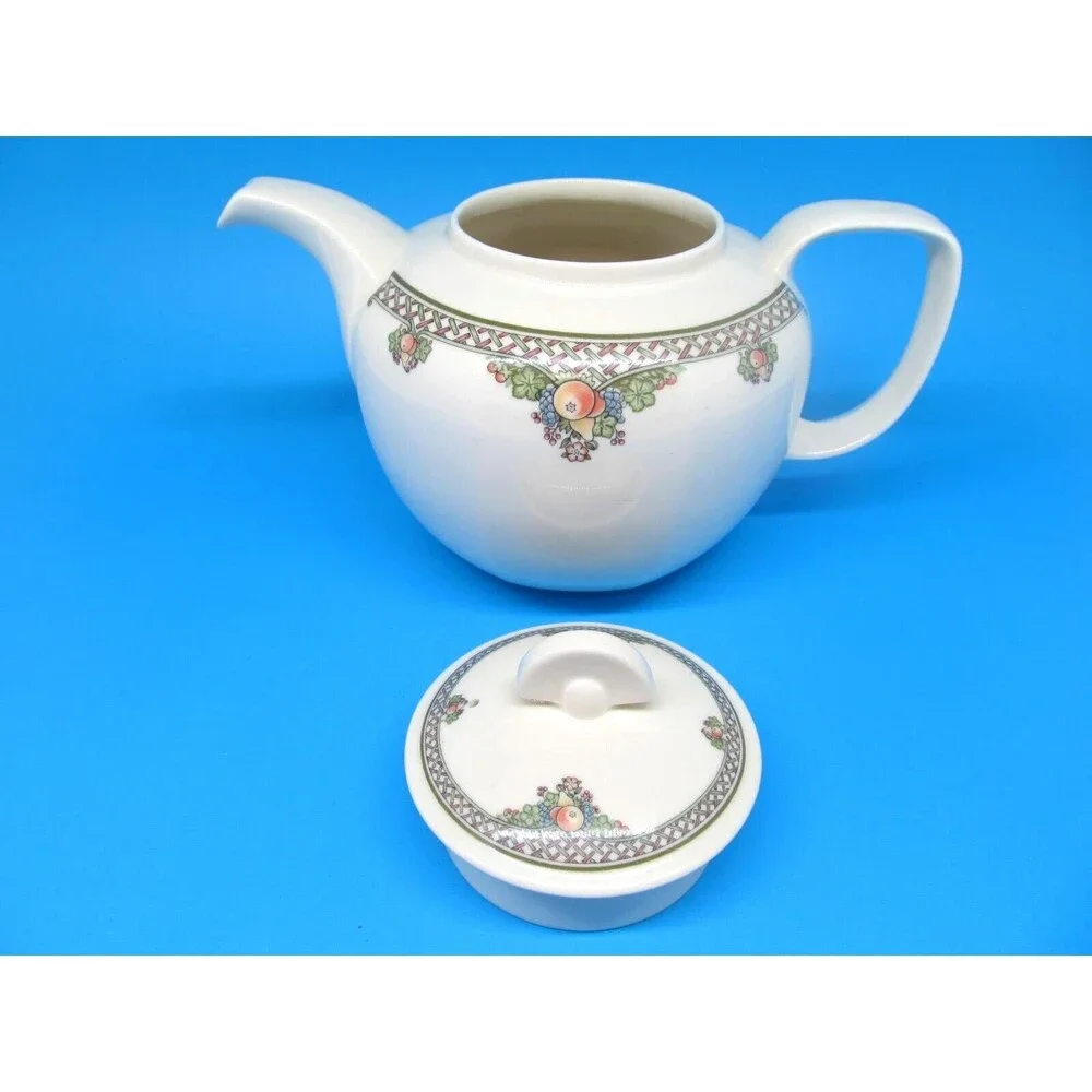 Wedgwood Pergola 5 Cup Tea Pot With Lid In Pristine Condition